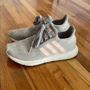 Adidas swift run sneakers